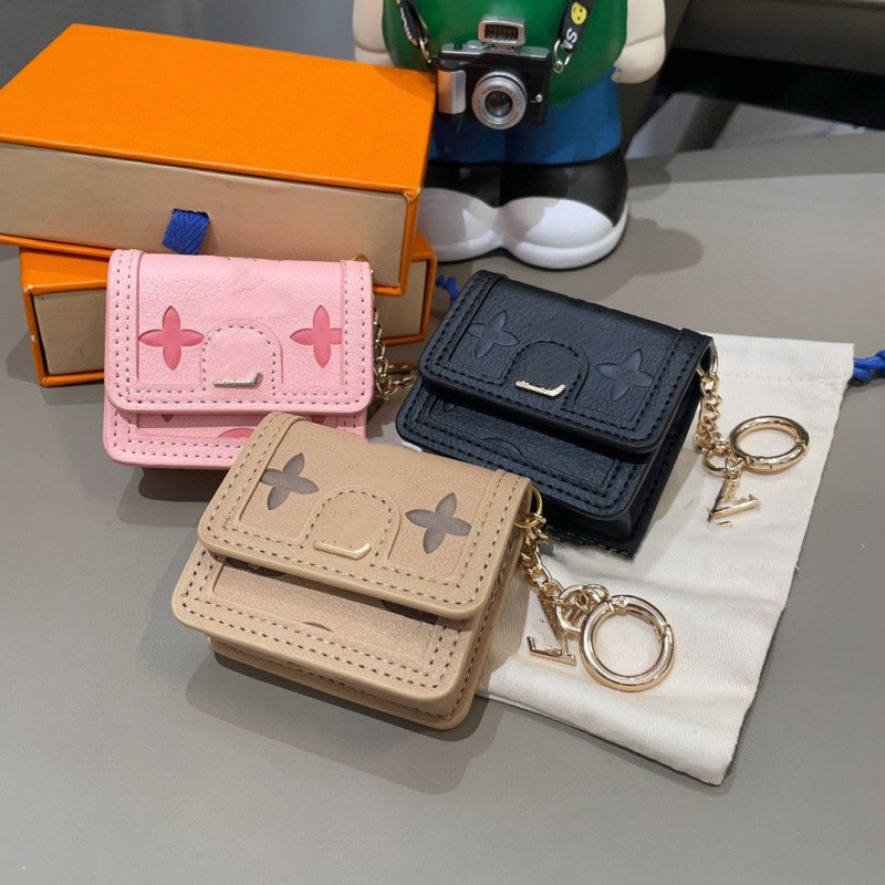 Designer Keychain Creative leather headphones Keychain Car Key Buckle Woman airpodspro case Pendant Bag Car Cute Keychain Handmade Leather Crossbody