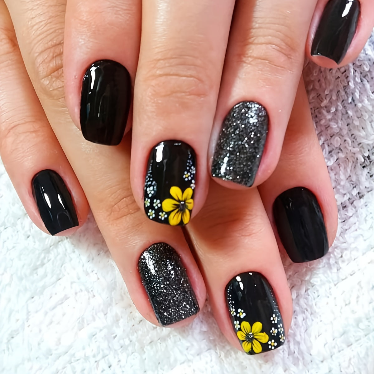 TEMU 24pcs Square Nail Black Yellow Flower Pattern Glitter Decoration Glossy Full Coverage Press Fake Nails Suitable For Women' Party Nail Art