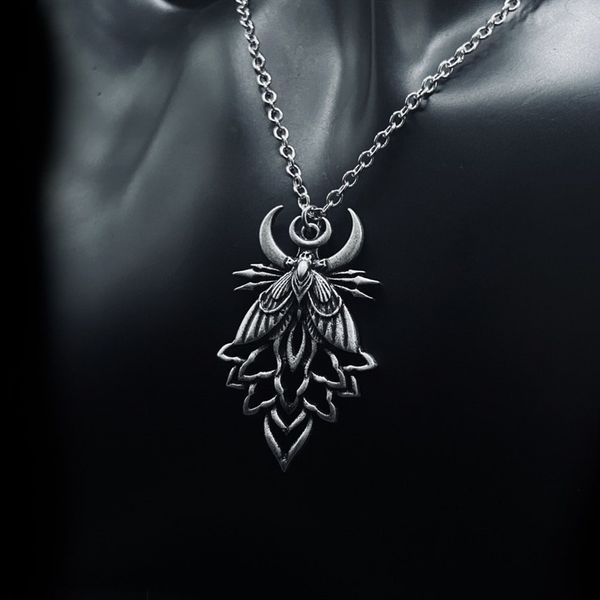 Halloween necklace horror scary gothic game necklace movie film science fiction animal necklace Cute Anime Movies Games Hard accessory C17