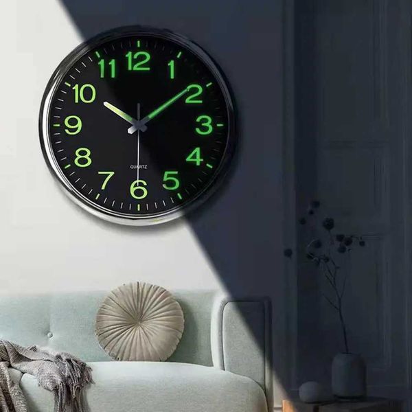 Wall clock with luminous hands no ticking sound ultra quiet. Wall clock for the elderly silent in the kitchen and bedroom M250212