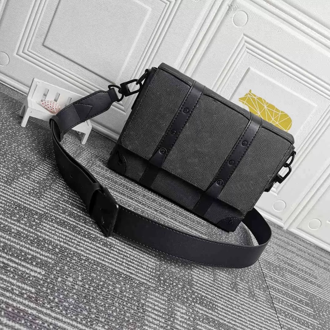 Classic Mens Messenger Shoulder Bags Fashion Luxury Designers Leather Shoulderbag Outdoor Postman Zipper Crossbody Bag Man Leisure Shopping Handbag7