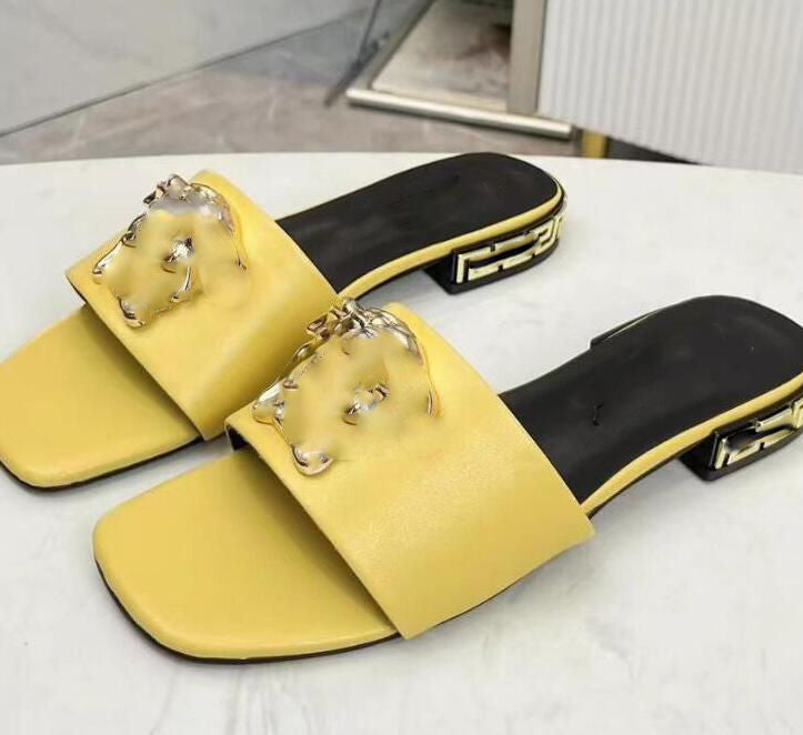 Sandal size35-42 Slippers Chypre Sandal Designer Sliders Flip flops Men&#039;s and Women&#039;s Beach Comfort Flat Sandals Calf Leather Natural Sued