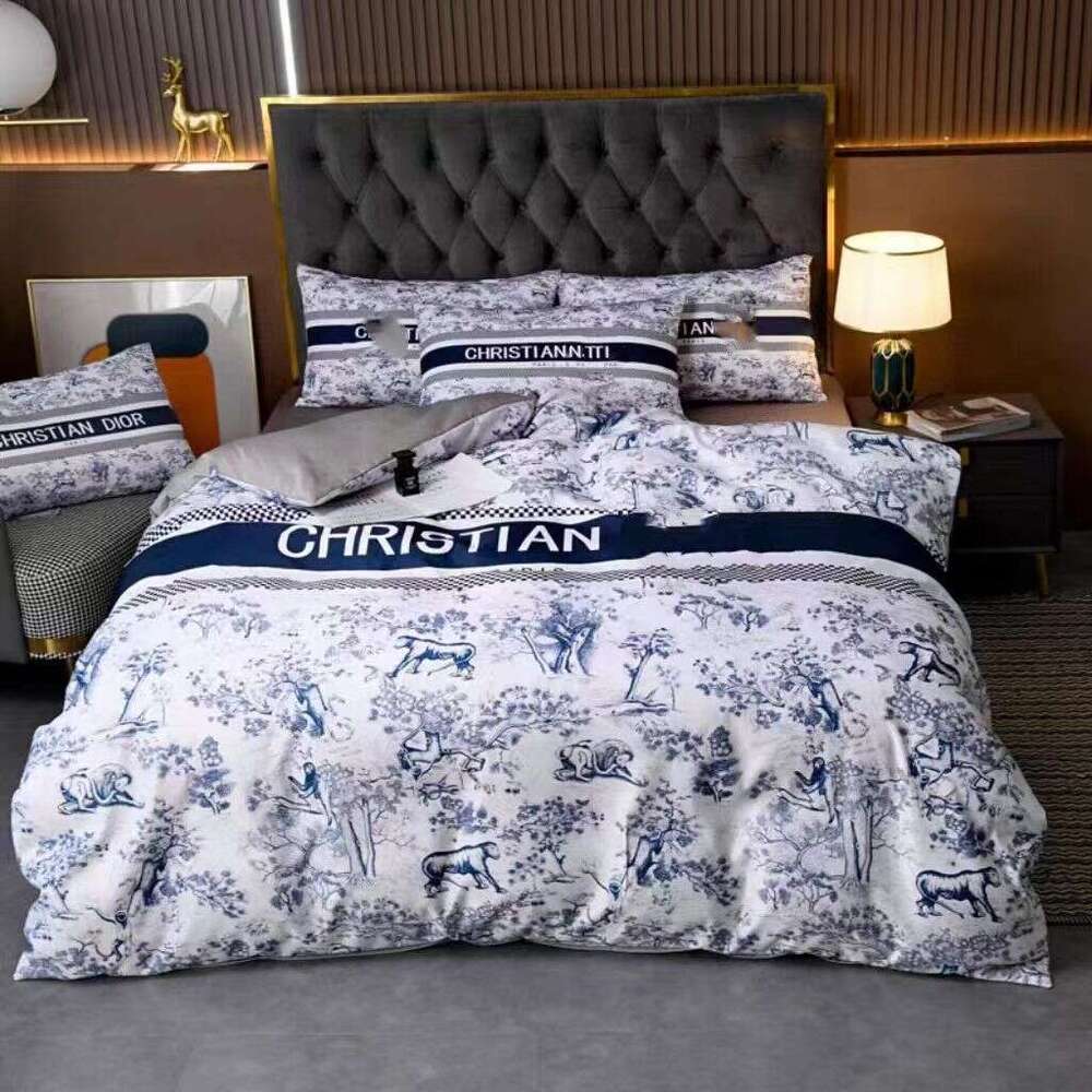 Designer luxury bedding sets bedding sets Four-piece bedding set Hotel Style Homestaywashed cotton three-piece quilt set bed sheet hat