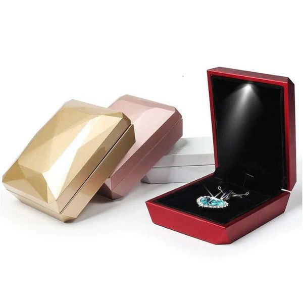 New Gold Wrap Gift Fashion White Red Rose Ring Pendant Box Jewelry Display Led Rubber Painting Jewellery H234 Drop Delivery Home Gar Dhikd