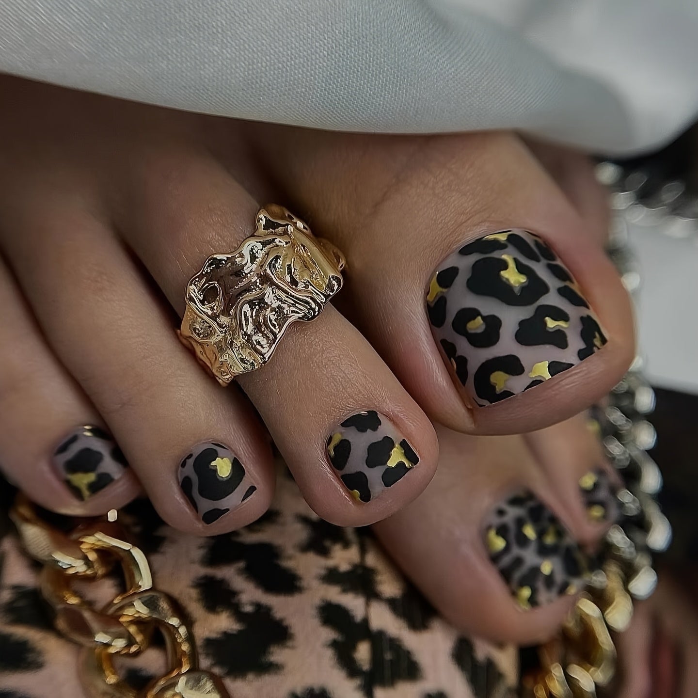 TEMU 24pcs Leopard Print Press-on Nails - Black & Golden Glossy False Nails With Jelly Glue & Nail File, Short Square Reusable Fake Nails For , Easy