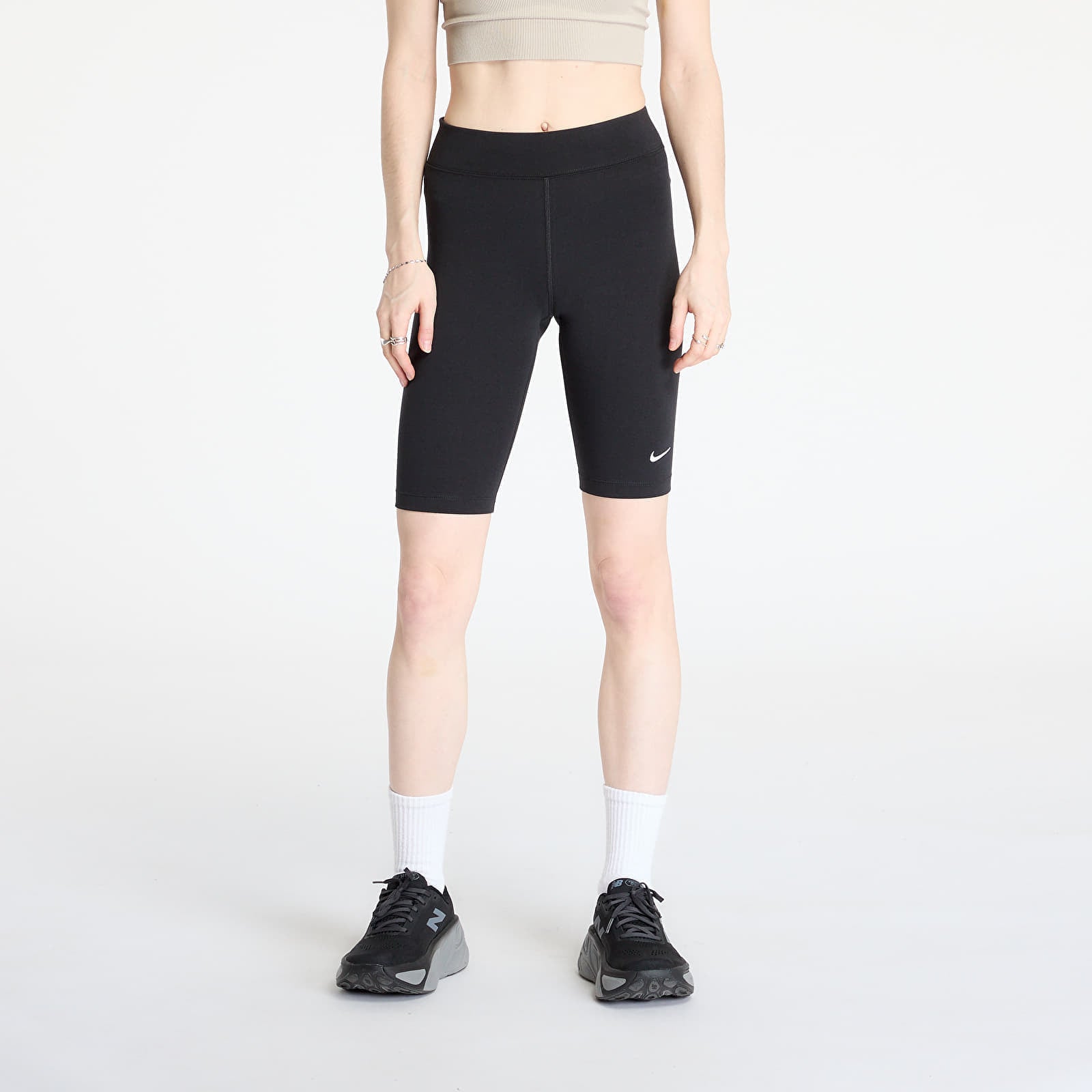 Nike W NSW Essential MR Biker Short Black L