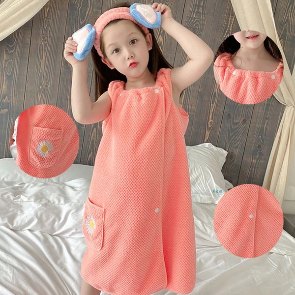High Quality Child Bath Towel Cartoon Style Cotton Baby Bathrobe Meddle Big Children Wearable Soft Absorbent 241230