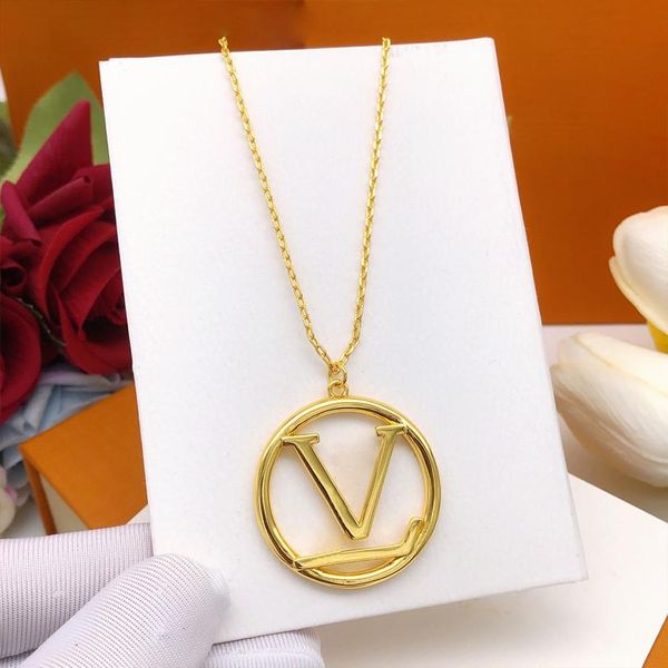 Women Necklace Designer Necklaces Vintage Pendant Personality Letters Design Golden Choker Chains Temperament Wedding Party Jewelry