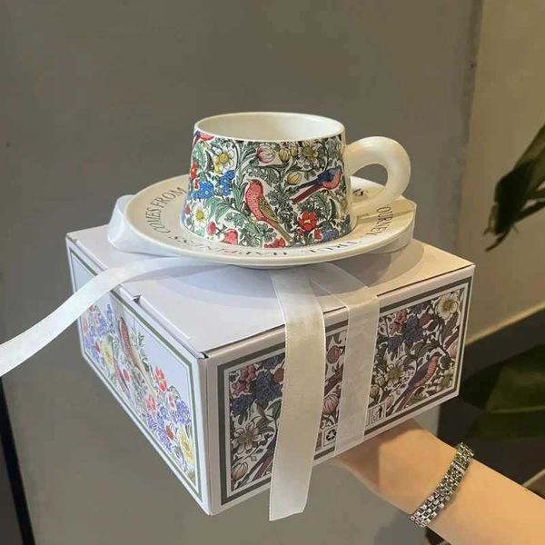 Vintage bird and flower coffee cup and sauce gift decoration Morris style coffee cup and sauce event gift box Y240102