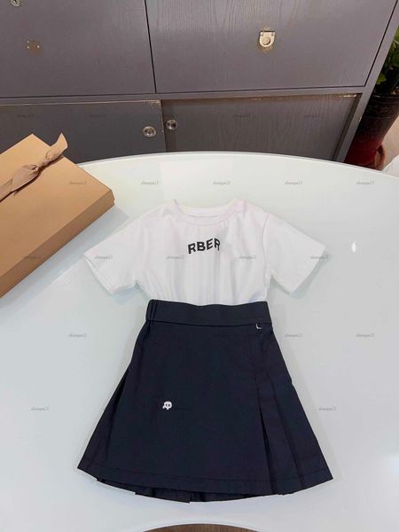 Luxury girls dress sets summer T-shirt set logo printing kids overskirt designer baby clothes Simple design Short sleeves and plaid skirts