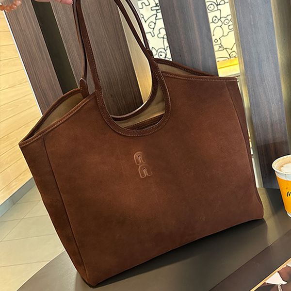 Fashiojn Suede Bag Designer Bag Tote Bag Underarm Shoulder Bags Designer Women Large Capacity Shopping Travel Bags Internal Zipper Closure D