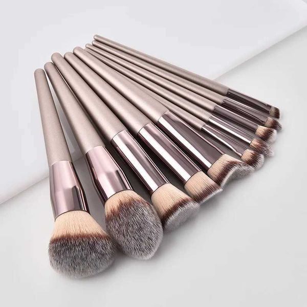 Hot Champagne Makeup Brushes Set for Women Cosmetic Foundation Powder Blush Eyeshadow Kabuki Blending Make Up Brush Beauty Tools W241216