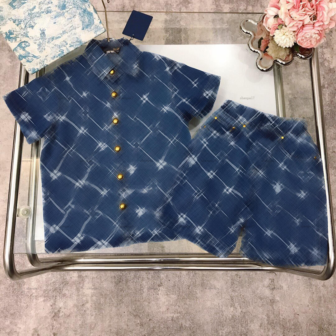 Top baby T-shirt set Summer Letter print boys tracksuits kids designer clothes Blue denim fabric Short-sleeved Jacket and shorts A152X05N146