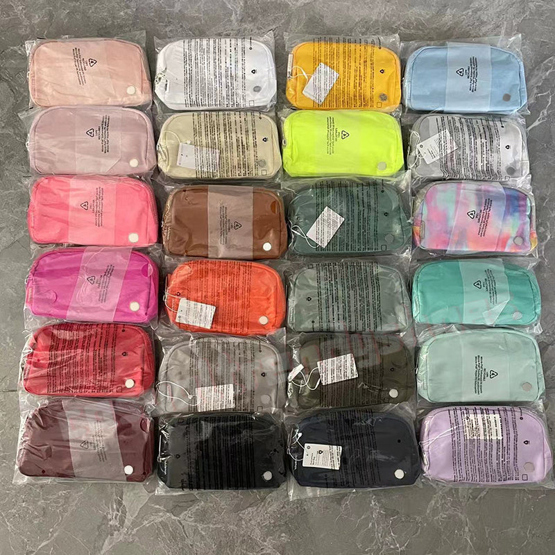 Yoga Belt Bag for Womens and Mens Waterproof Waist Bags Gym Elastic Adjustable Strap Zipper Fanny Pack with Crossbody Strap Waist Bag Fitmess Runnin