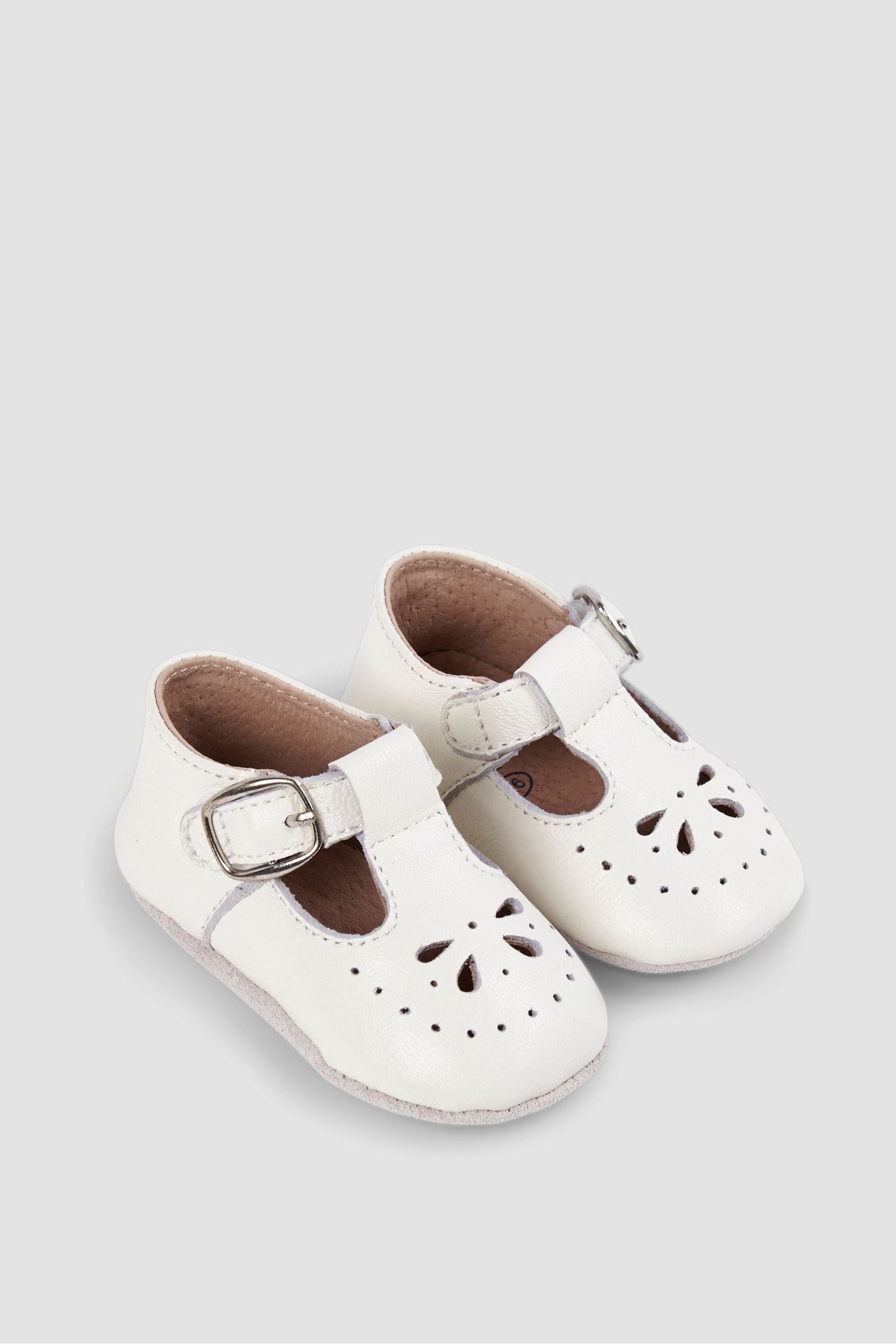 White Peter Rabbit Leather Pre-Walker Shoes 0-6 Mths Matron Inn