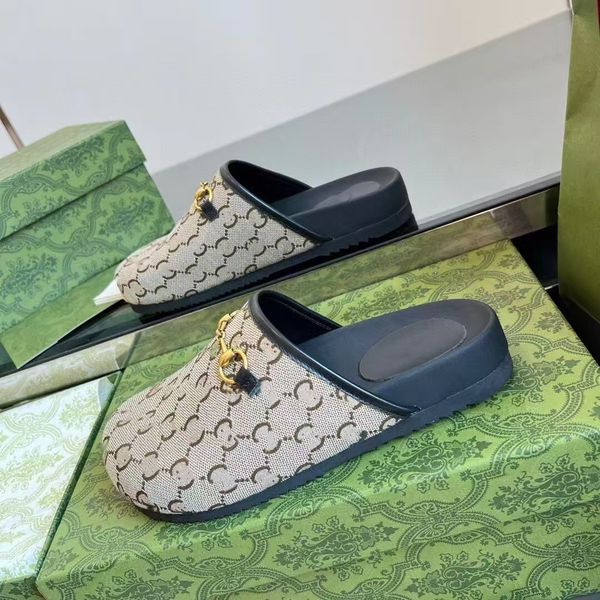 Designers clogs Luxury Slippers Slide Women Ladies Rubber Hollow Platform Sandals Flip Flops Scuffs Lovely Sunny Beach Shoes