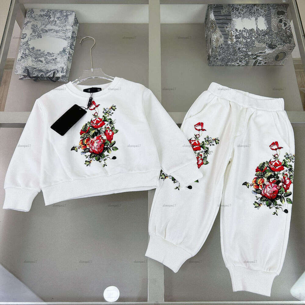 Top baby hoodie set Red flowers autumn Tracksuits Kids designer Clothes Pullover shirt and sports pants A887X24N000