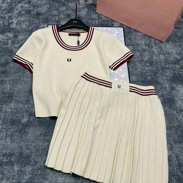 Fashion T-shirt Tops With Skirts Set Luxury Designer Letters Contrast Color Tees Pleated Skirt Outfit Elegant Casual Daily Woman Knits Dress