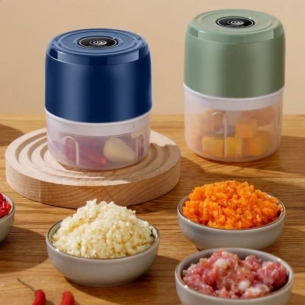 Electric Mini Garlic Chopper USB Meat Grinder - Sturdy and Durable Kitchen Tool for Crushing Garlic, Ginger, and Vegetables 100ml