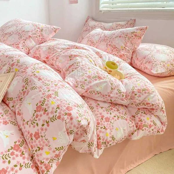 Ins Style Summer Simple Graffiti Double Layer Yarn Water Washed Cotton Four Piece Set Bed Sheet Quilt Set Dormitory Bedding SetC250122