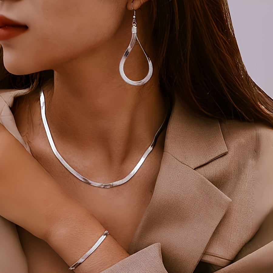 TEMU 2d Flat, Chic Hip-hop Set For Women - Includes Flat Snake Chain Necklace, Clavicle Bracelet & Earrings - Versatile & Stylish For Casual Attire