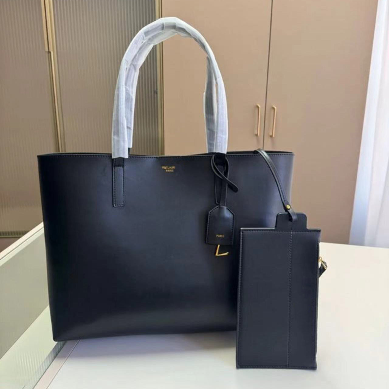 Luxury Tote Bag Designer Bag Womens handbag Large capacity leather shoulder bag Shopping bag New cowhide outdoor purse travel bag 10A Quality