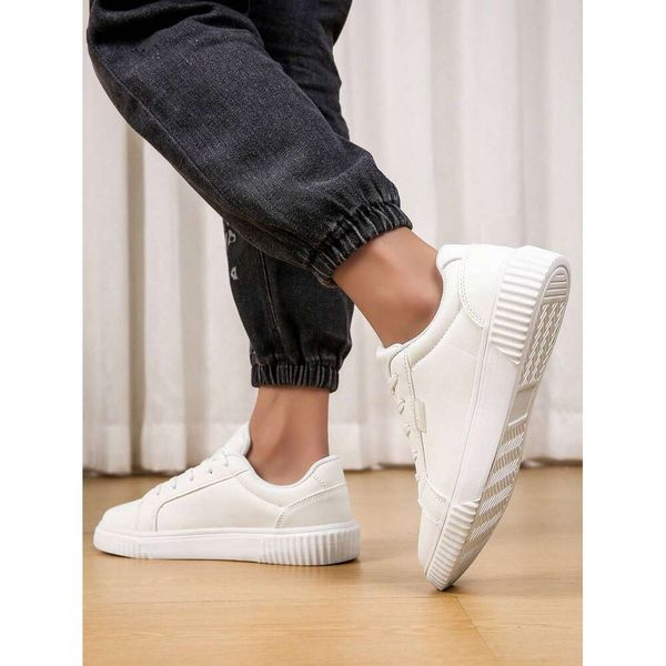 Men Casual Sports Lace-Up With Soft Bottom Flat Low-Cut Walking Shoes, Round Toe Versatile Skateboarding Shoes 0b3b6