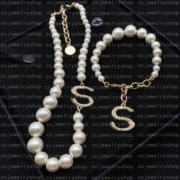 High-quality luxury temperament chokers pearl necklace designer earring diamond brooch womens bracelet for women and girls Wedding jewelry W