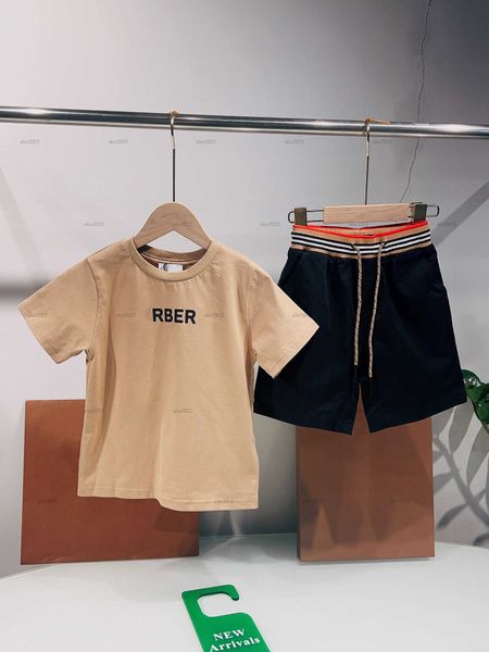 Classics baby T-shirt set Summer tracksuits boys girls Short sleeved suit kids designer clothes Letter logo printing t shirt and shorts
