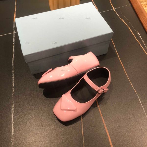 Brand kids Leather shoes Geometric logo girls Sneakers designer Princess shoe Size 26-35 Including shoe box Lovely pink baby flat shoes
