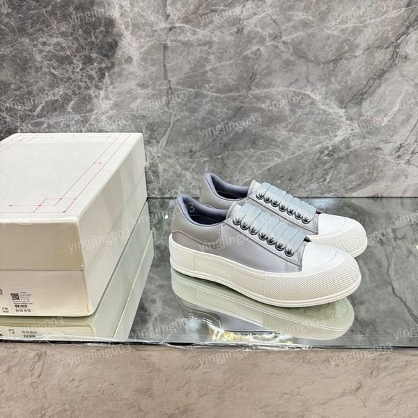 YJ00109 Design new men&#039;s flat bottomed height increasing casual shoes with lace up soft sole, breathable and comfortable for both men a