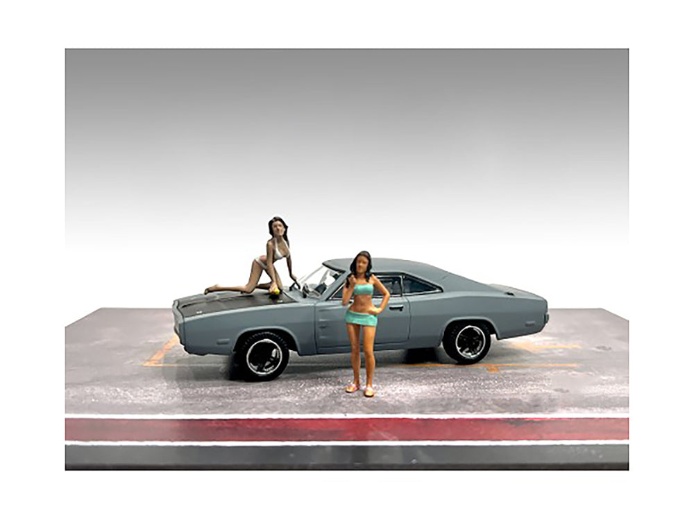 "Car Wash Girls" Set 1 Dorothy and Barbara 2 Piece Figure for 143 Scale Models by American Diorama
