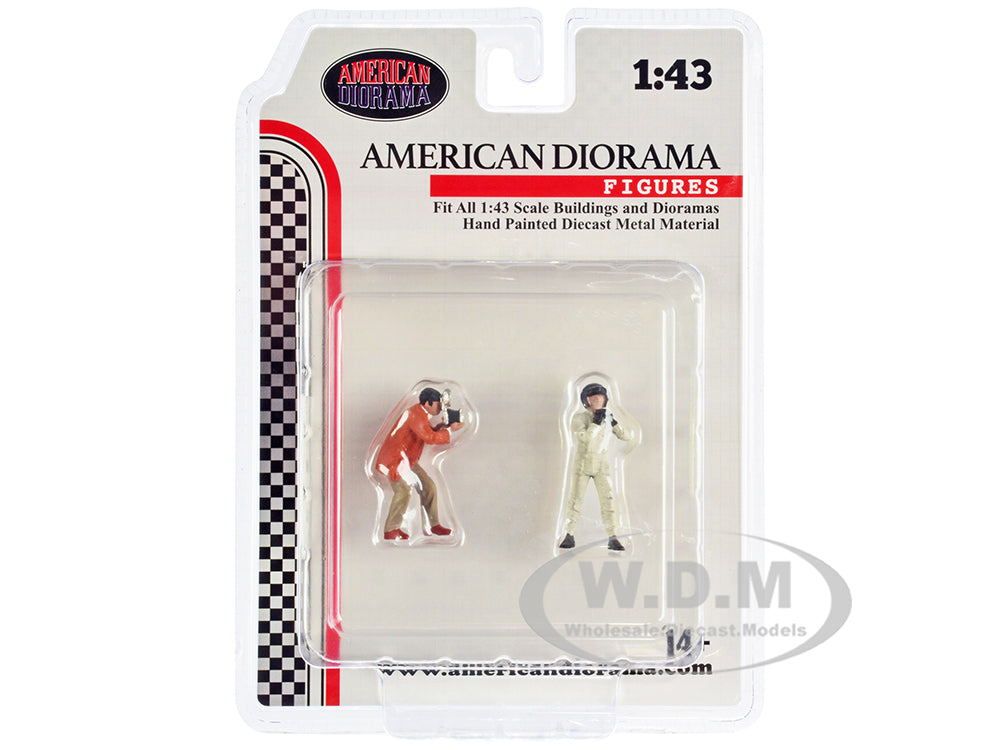 "Race Day" Two Diecast Figures Set 2 for 143 Scale Models by American Diorama