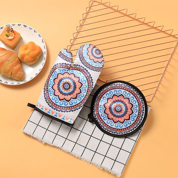 Heat insulating gloves and mat set, kitchen microwave oven gloves, baking anti scald printed mat, two-piece set