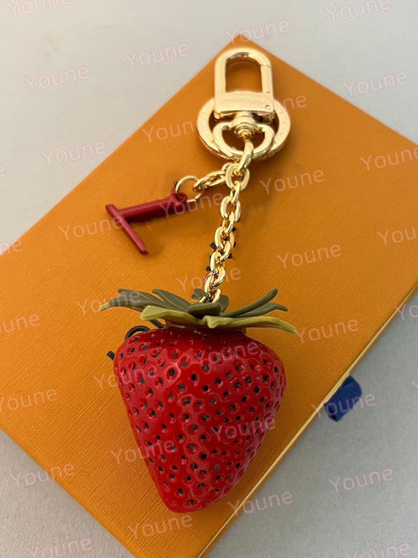 CERISE Cherry Strawberry Bag Charm Designer Bag Charm Pearls Chain Belt For Womens Gold Chain Luxury Mens Purse Charm Cherry Fashion Keyring Keychai