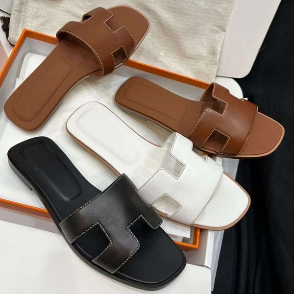 Brand Women&#039;s Fashion Beach Leather Flat Sandals Summer Shoes Loafers Gear Bottoms Slippers with Dust Bags 35-42