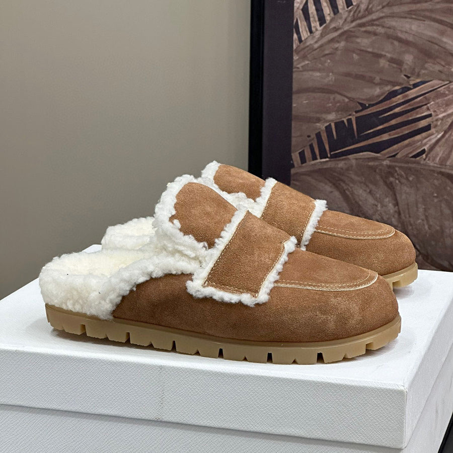 Top quality Suede Fur slides Wool Shearling Furry Fluffy Slippers colg sandals womens Round Toe Trendy Flat Mule Shoes Luxury Designer slides Brown