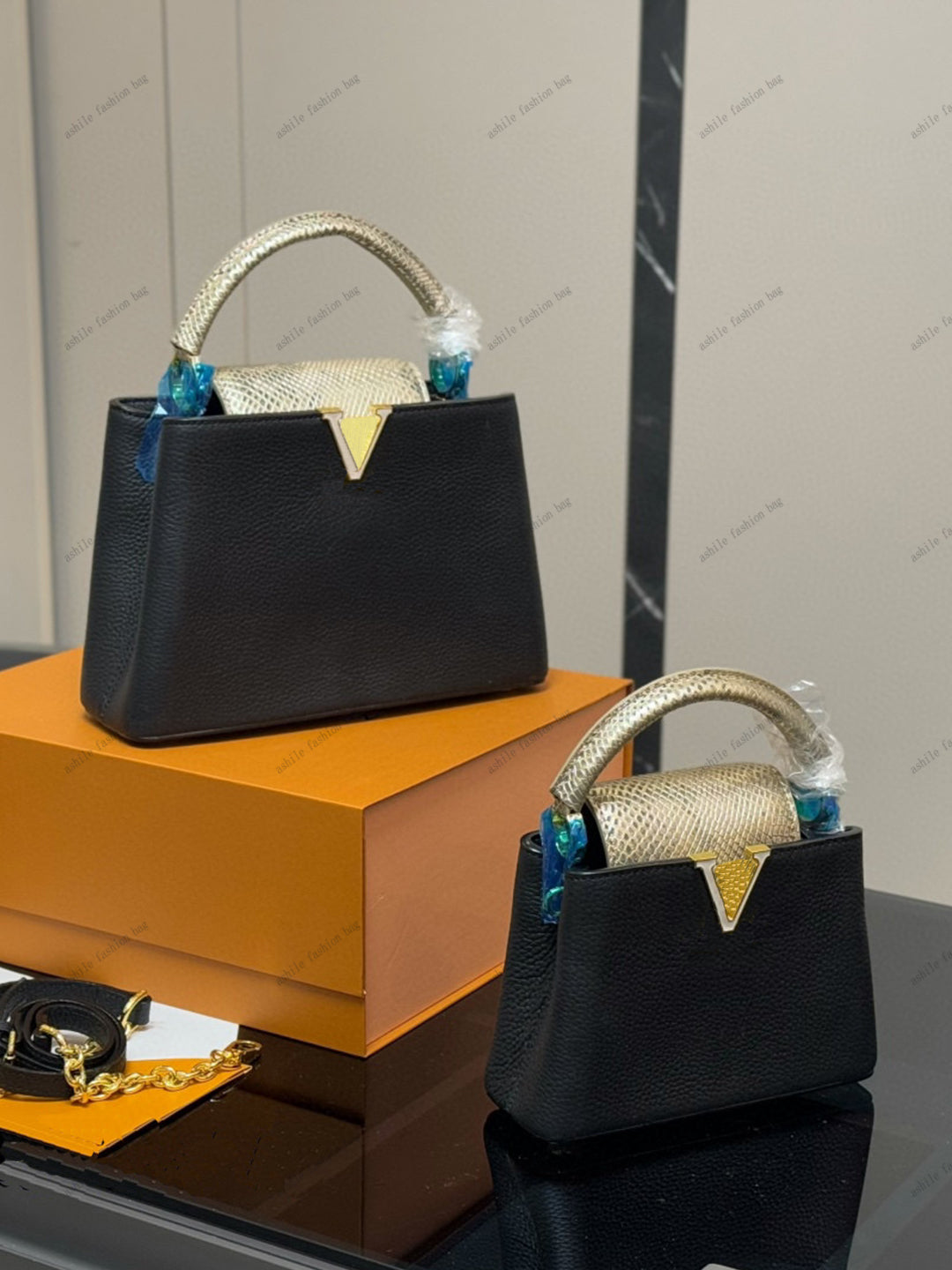 Designer&#039;s High-quality Upgraded Handbag, Cut In Full Grain Cowhide, Comfortable To The Touch, Finely Crafted, Equipped with Shoulder Straps, L