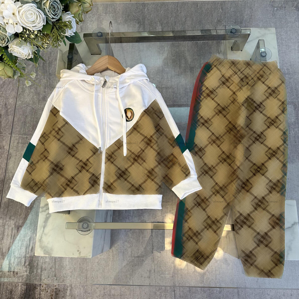 Top baby Coat suit Khaki color Tracksuits Autumn Sports suit Kids designer Clothes Hooded jacket and pants A948X26N211