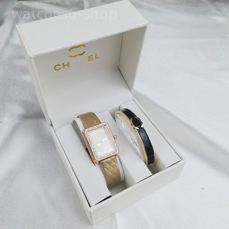 Fashion Women Watches Men Watch Quartz Movement Japan Battery Clock Silver Gold Couple Dress Wristwatch Splash Waterproof Designer Wristwatches Mont