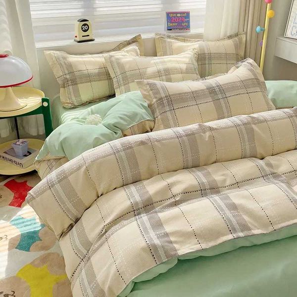 4 Piece 100% Cotton Bedding Set 4 Piece Bed Sheet Comforter Set Simple Striped Check Couple Bed Quilt SetC250122