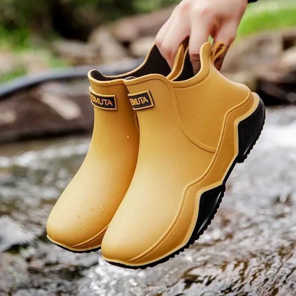 Rain Boots Fashion Rubber Man Boots Trend Mens Rain Boots Platform Outdoor Shoes Slip on Warm Waterproof Work Mens Booties Shoes z241012