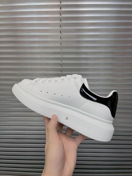 Running Shoes Designers Designers Mens Treinadores de grandes dimensões Branco de couro preto Saúde