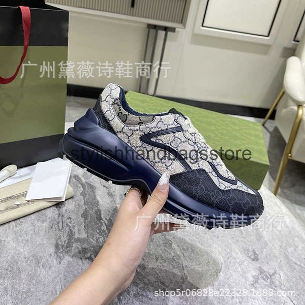 Sapatos casuais 2025 pares de primavera e verão clássicos de papai shoes femininos com colorido correspondente solas grossas casais lazer 10
