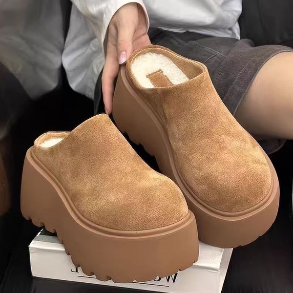 Thick soled toe cap for women wearing bags of Boken 2024 new autumn and winter with plush super hot women&#039;s shoes half slippers