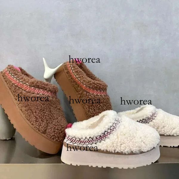 2024 NOVAS UGGGGSLIPPER MULHERES FLIPPERS SLIPPERS TORBOOTS PLATA PLATA PLUSH PLUSH CURTO QUENTE PS PS Cotton Shoes Designer Brand Winter Sn