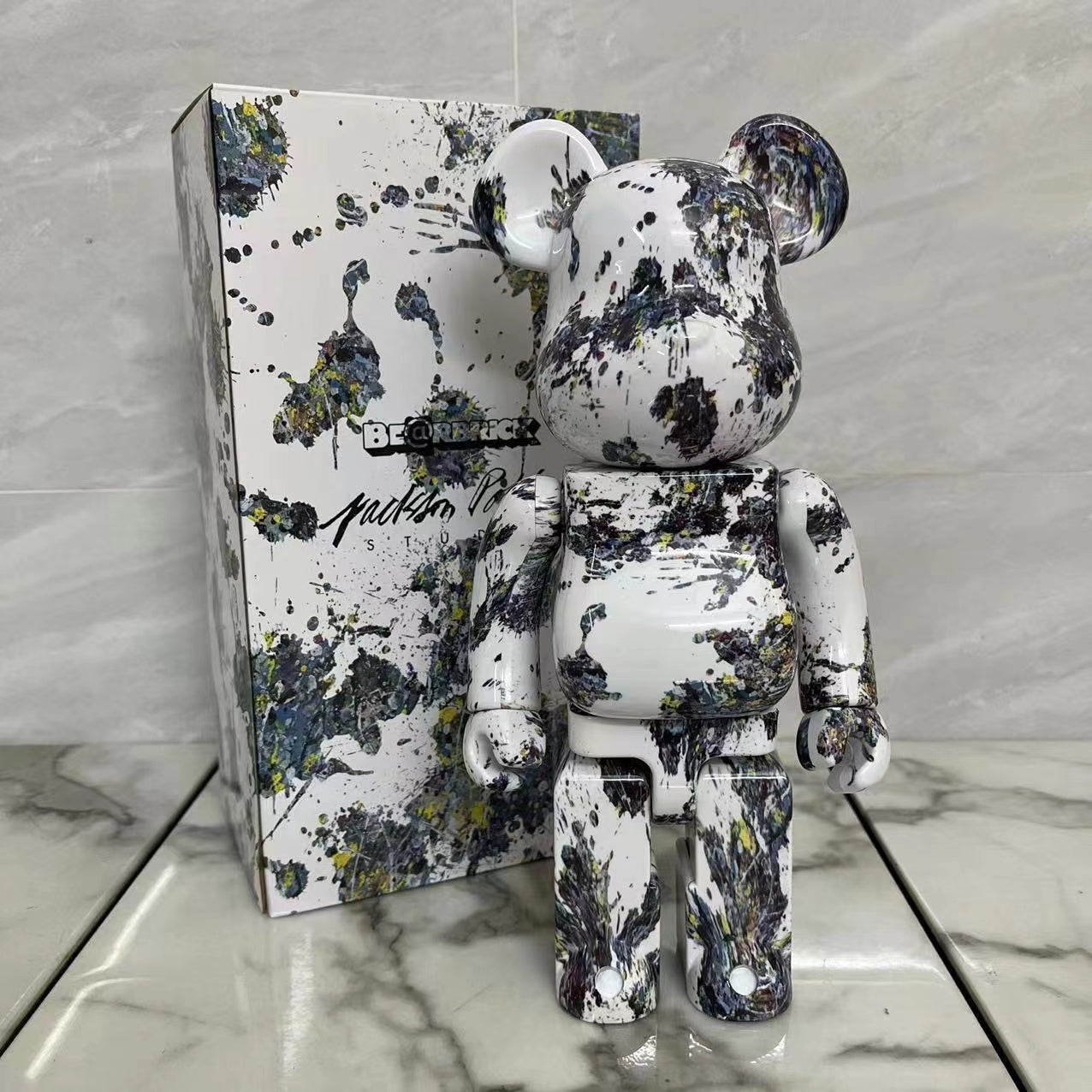 Wholesale toys hot-selg Christmas Hot dolls Designer Violent Bear living room wine cabinet Modern light bear decorated toy movie doll gift