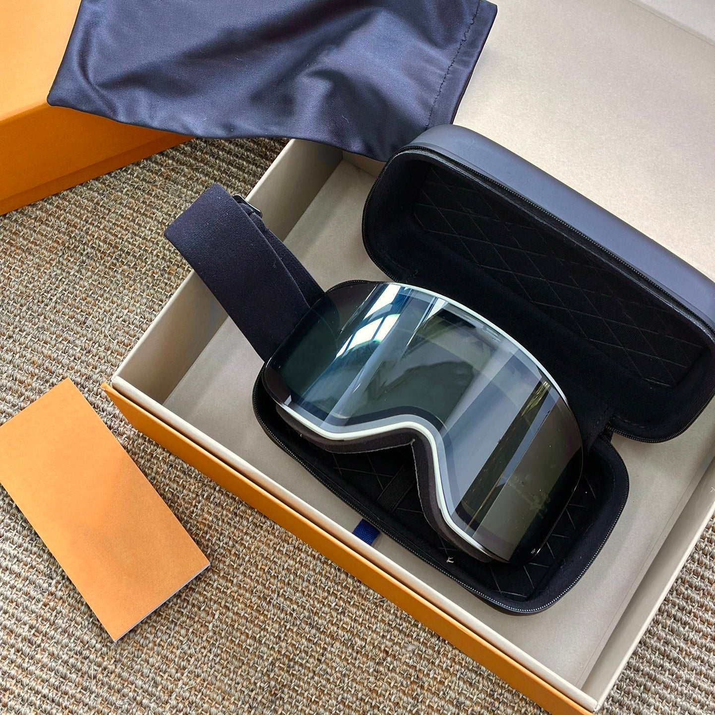 2025 Designe Ski Goggles Skis Sunglasses Men Women Pofessional to 1 Top Quality Glasses Double-laye Fog-poof Winte Outdoo Classic Snow Skiing Spot