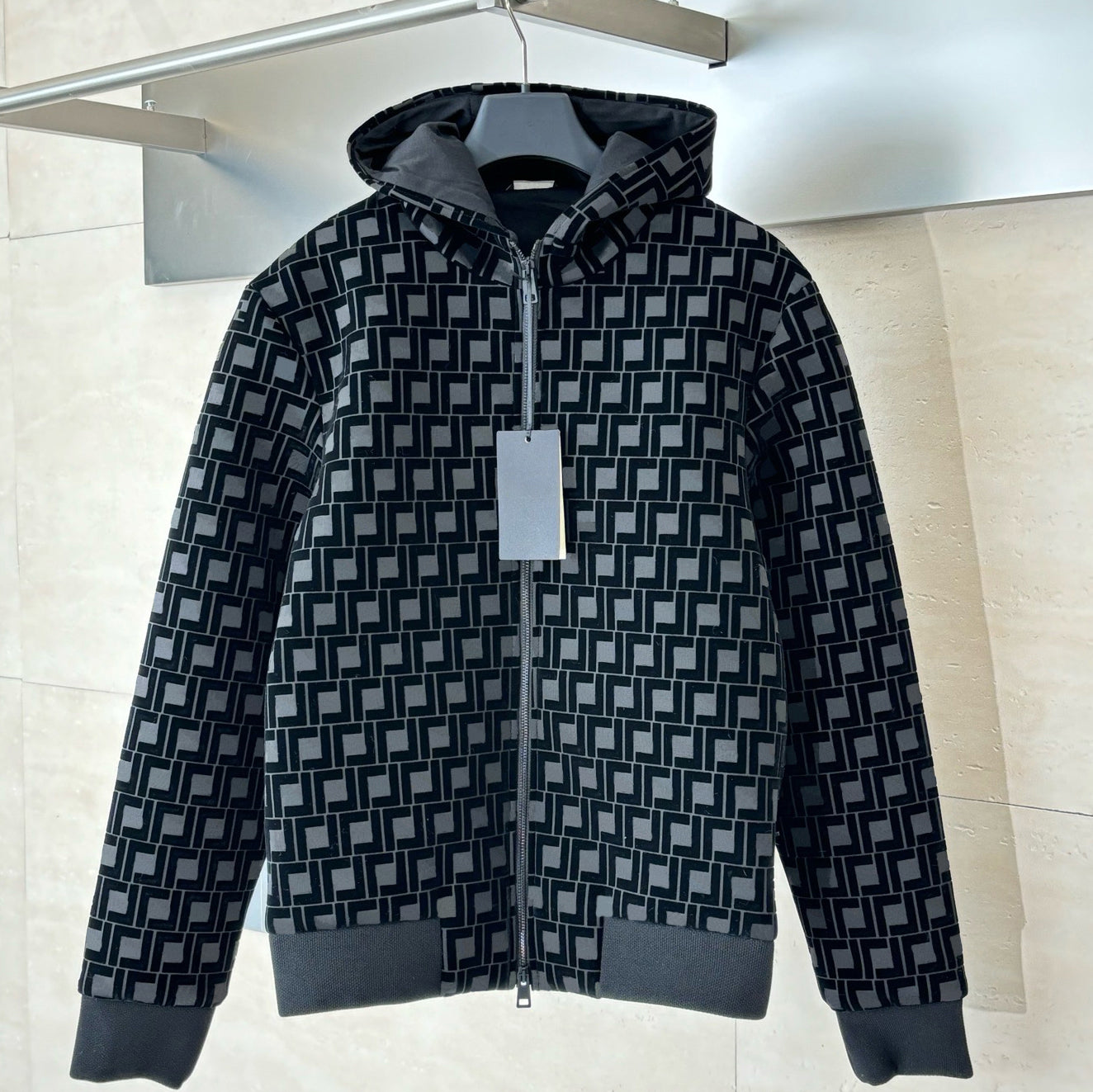 High quality designer men&#039;s outerwear, fashionable flocking letter jacket, men&#039;s jacket, hooded sweatshirt, autumn and winter casual stree