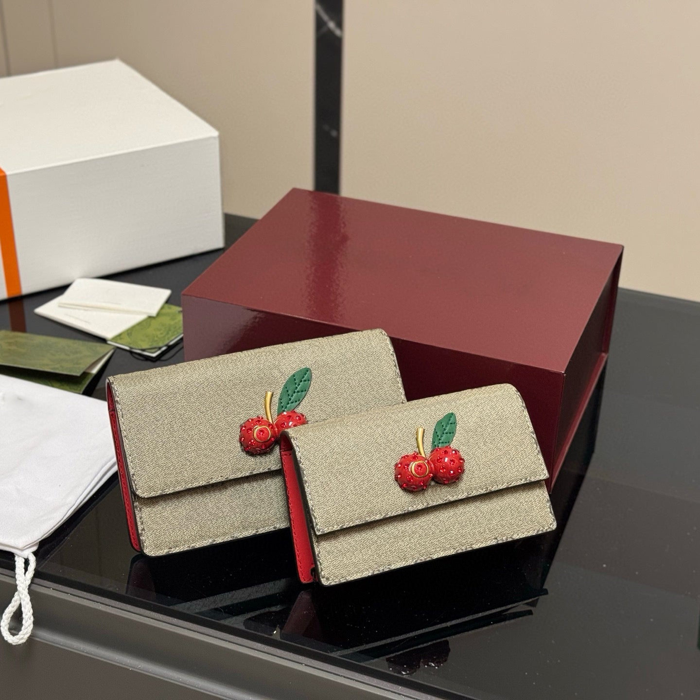 Brand Designer Mini Crossbody Purse with Cherry, Small Card Holder Shoulder Bag with Chain, Embossed Bag Mini Wallet Yuki083